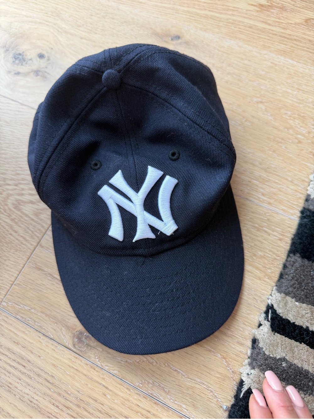 New Era 59FIFTY Fitted Hat - Black with Green Underbill (Size 6 7/8)